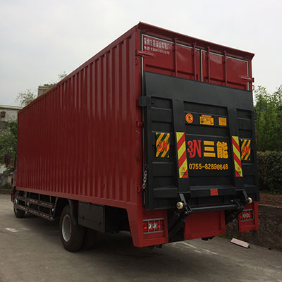 自升降尾板4米2貨車，提升運(yùn)輸效率與安全性的利器